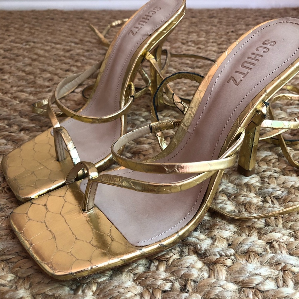New w Tag: Schutz Krist Croc Embossed Leather Lace Up Heels. Size 8